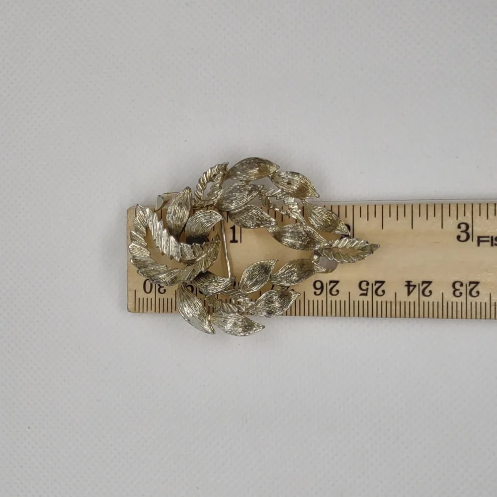 Vintage Lisner Vining Leaves Brooch‎